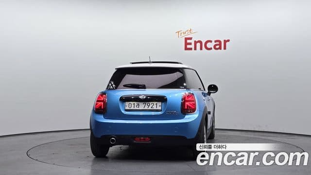 MINI Cooper D 4