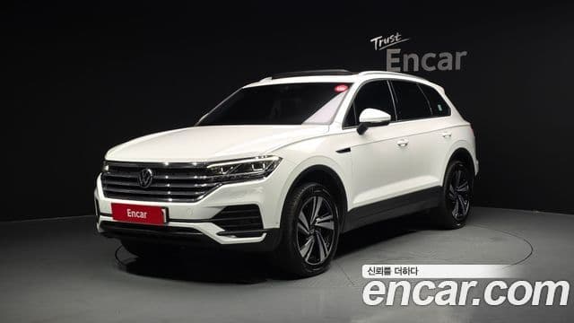 Volkswagen Touareg 3rd Gen 1