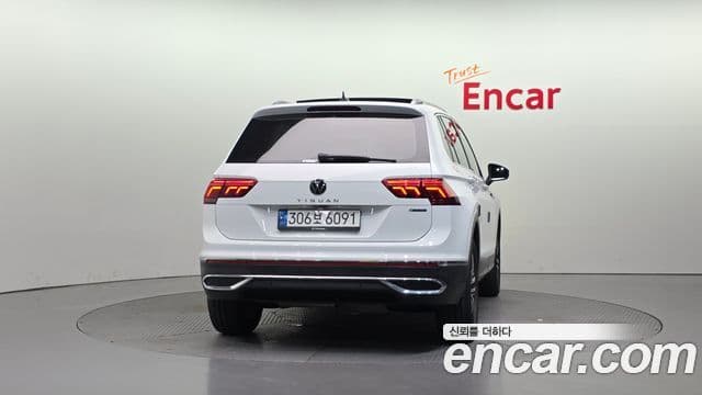 Volkswagen Tiguan 2nd Gen 4
