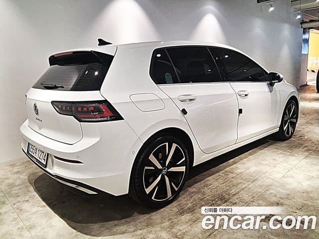 Volkswagen Golf 8th Gen 3