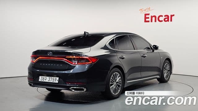 Hyundai Grandeur IG Hybrid 2