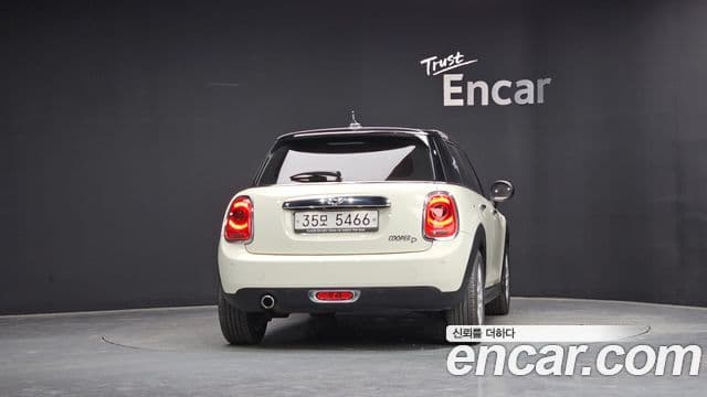 MINI Cooper D 4