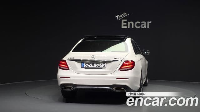 Mercedes-Benz E-Class W213 4