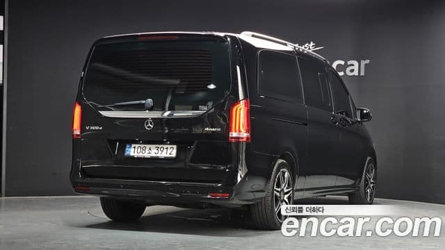 Mercedes-Benz V-Class 2