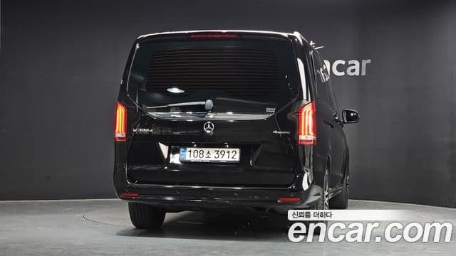 Mercedes-Benz V-Class 4