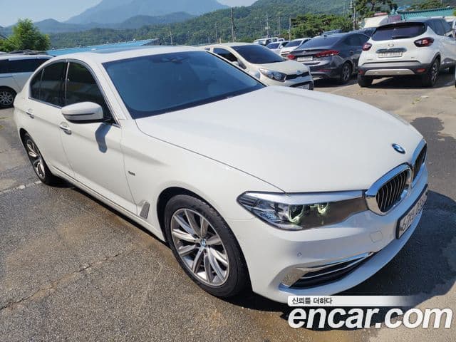 BMW 5 Series (G30)