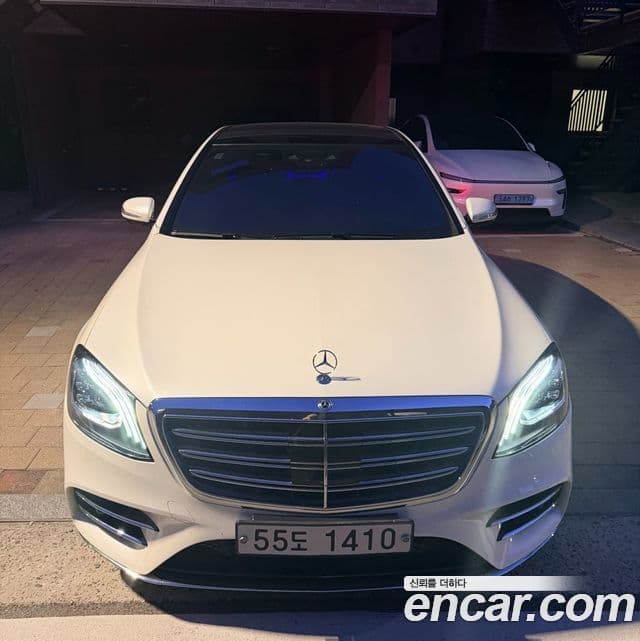 Mercedes-Benz S-Class W222
