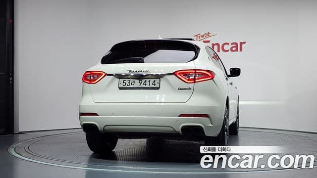 Maserati Levante 4