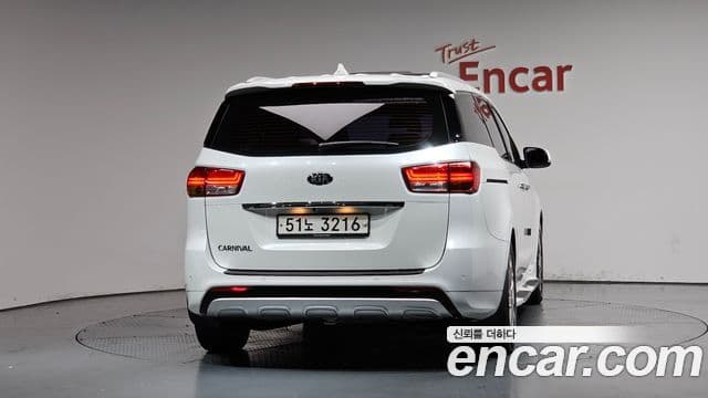 Kia All New Carnival 4