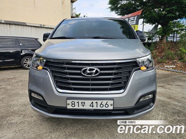 Hyundai The New Grand Starex