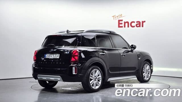 MINI Cooper Countryman 2