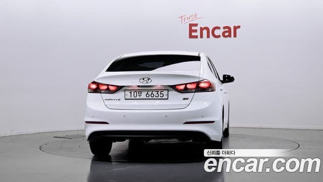 Hyundai Avante AD 4