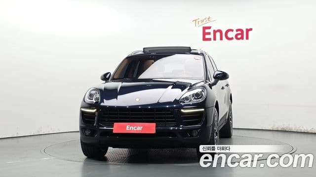 Porsche Macan 3