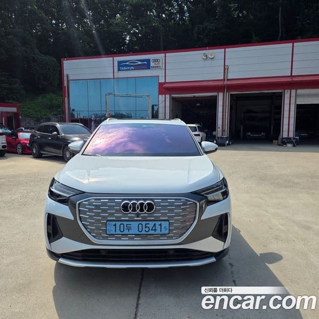 Audi Q4 e-tron (F4)