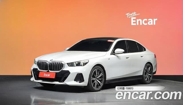 BMW 5 Series (G60)