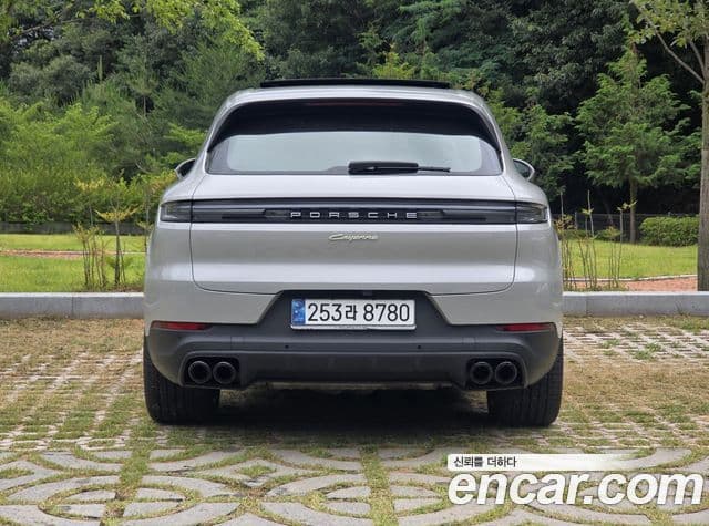 Porsche Cayenne (PO536) 4