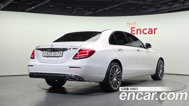 Mercedes-Benz E-Class W213 2