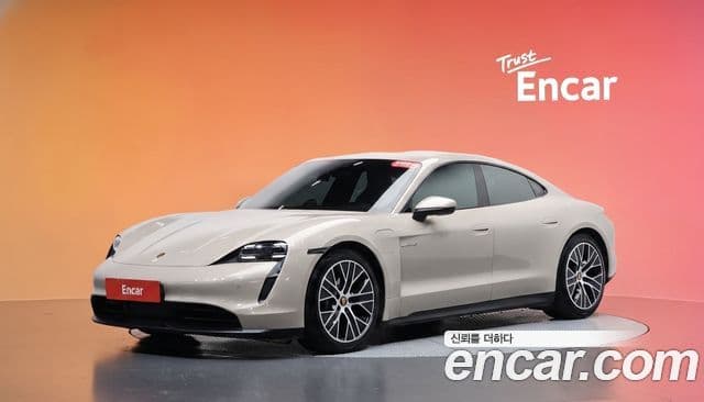 Porsche Taycan 1