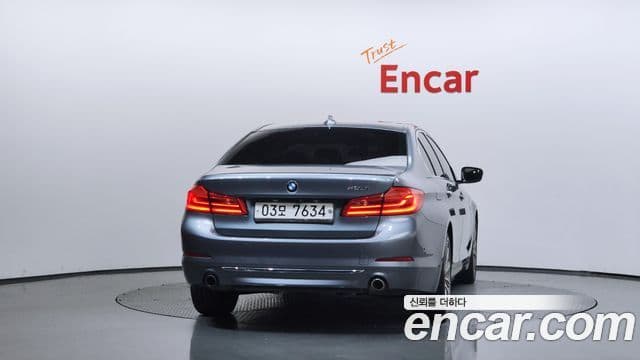 BMW 5 Series (G30) 4