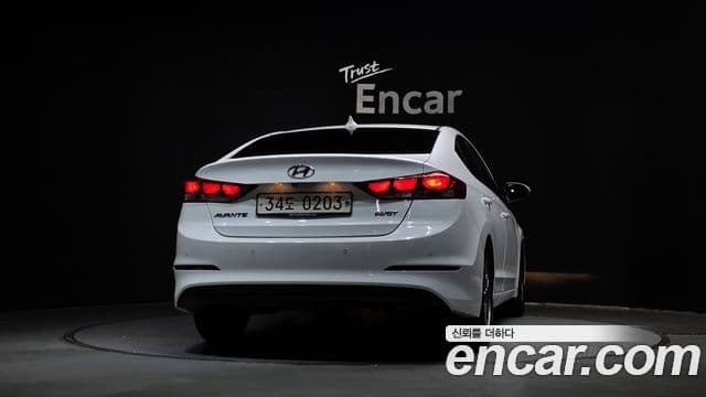 Hyundai Avante AD 4