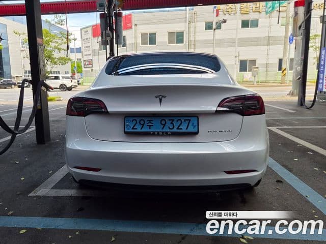 Tesla Model 3 2