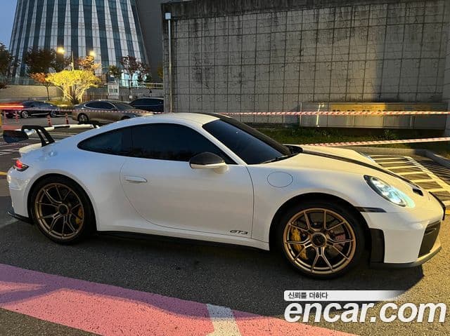 Porsche 911 (992) 4