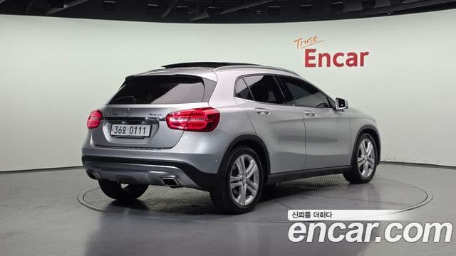 Mercedes-Benz GLA-Class X156 2