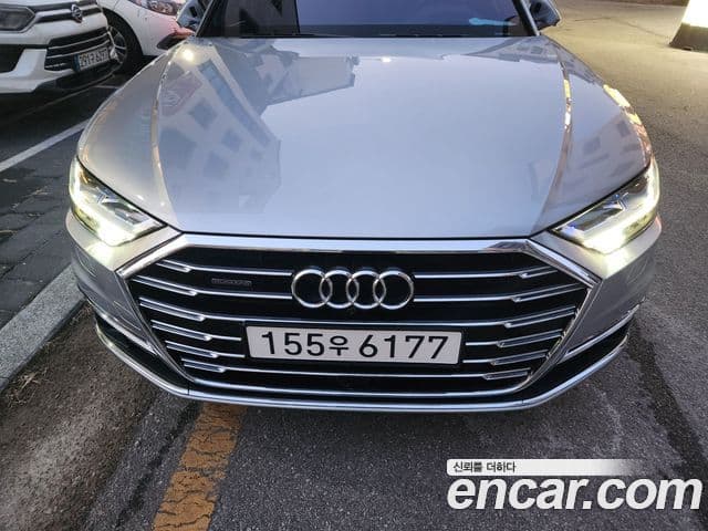Audi A8 (D5)