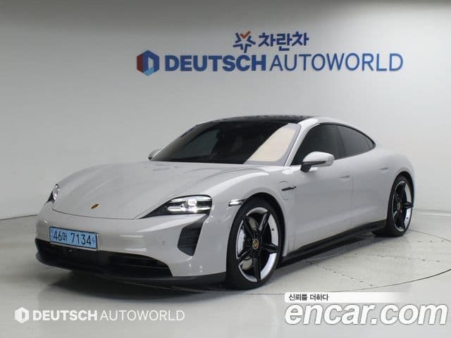 Porsche Taycan 1