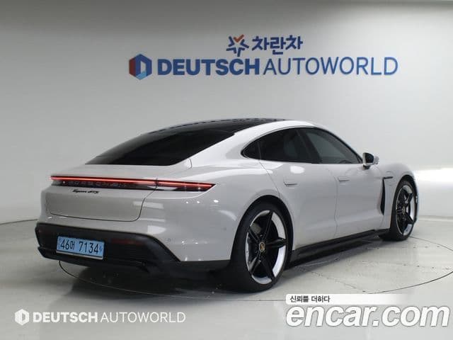 Porsche Taycan 2