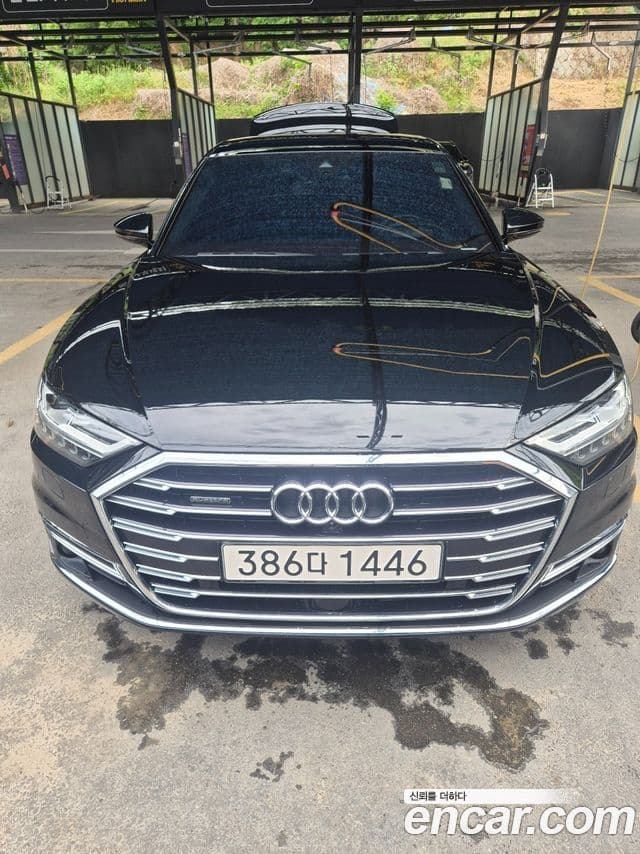 Audi A8 (D5)
