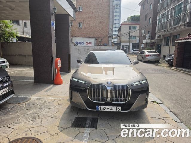 BMW 7 Series (G70)