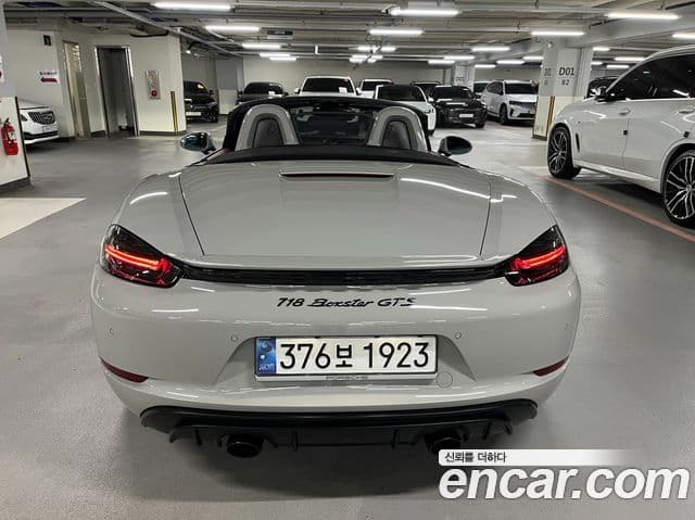 Porsche 718 Boxster 4