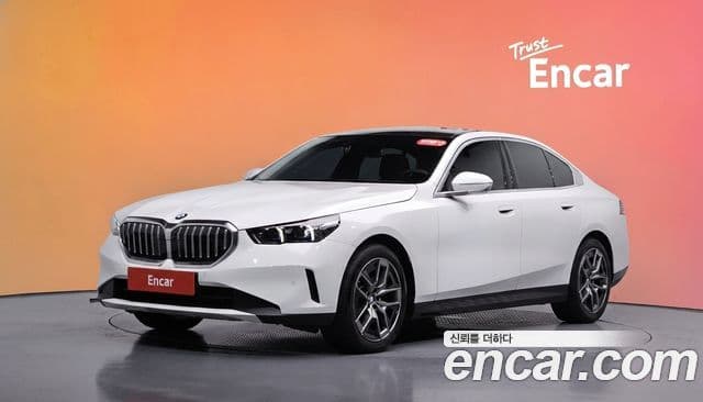 BMW 5 Series (G60)