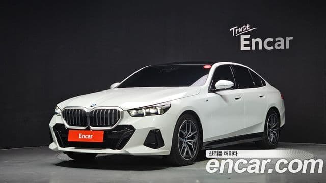 BMW 5 Series (G60)