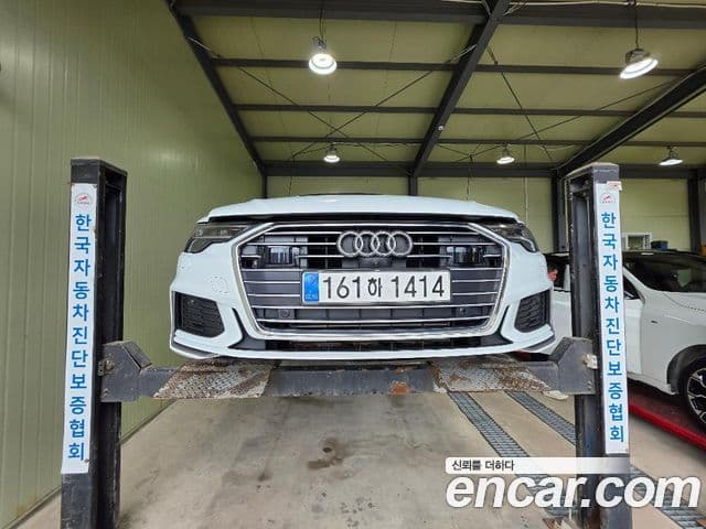 Audi A6 (C8)