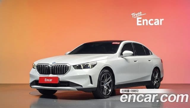 BMW 5 Series (G60)