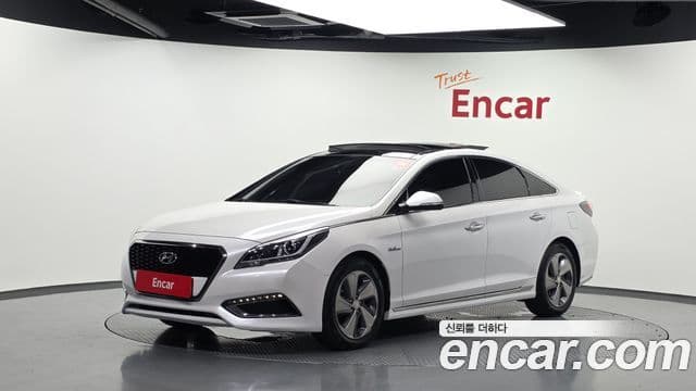Hyundai LF Sonata Hybrid