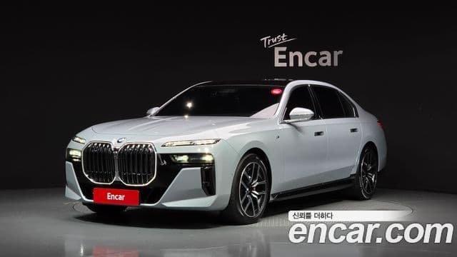 BMW 7 Series (G70)