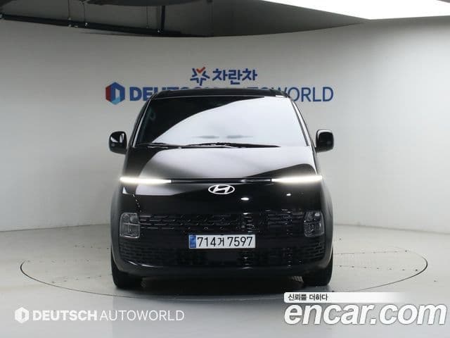 Hyundai Staria