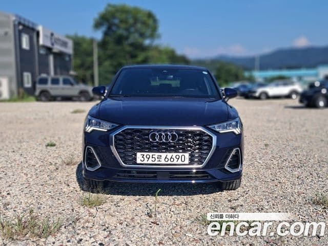 Audi Q3 (F3)