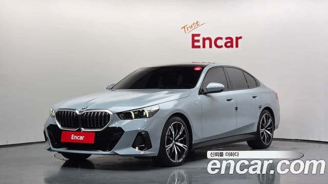 BMW 5 Series (G60)