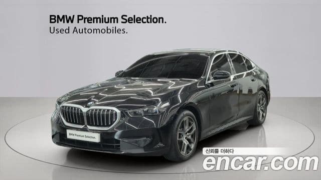 BMW 5 Series (G60)