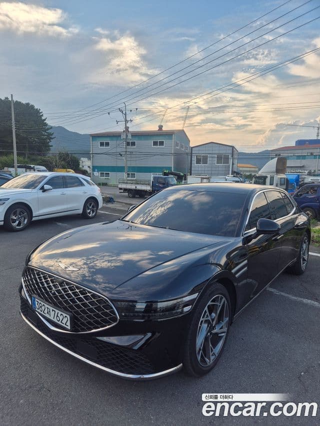Genesis G90 (RS4)