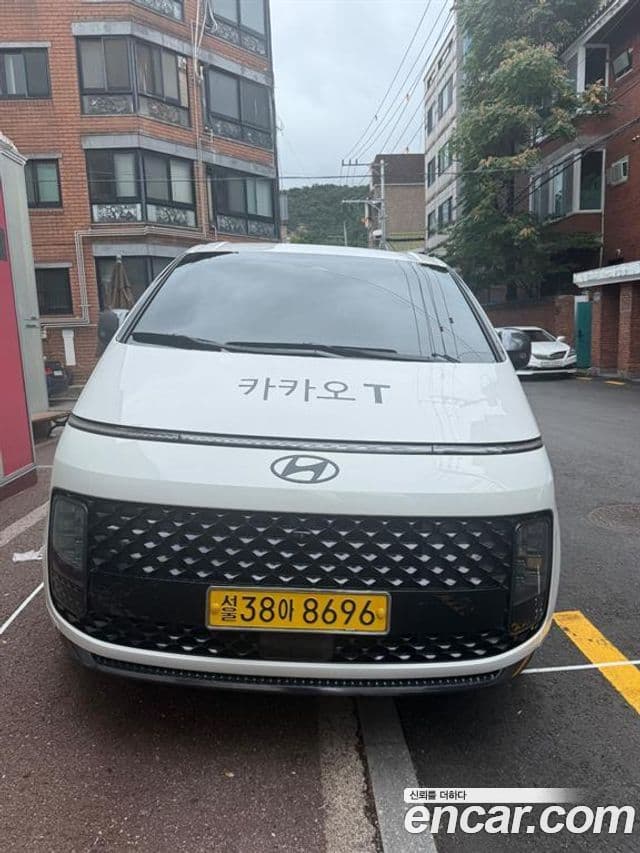 Hyundai Staria