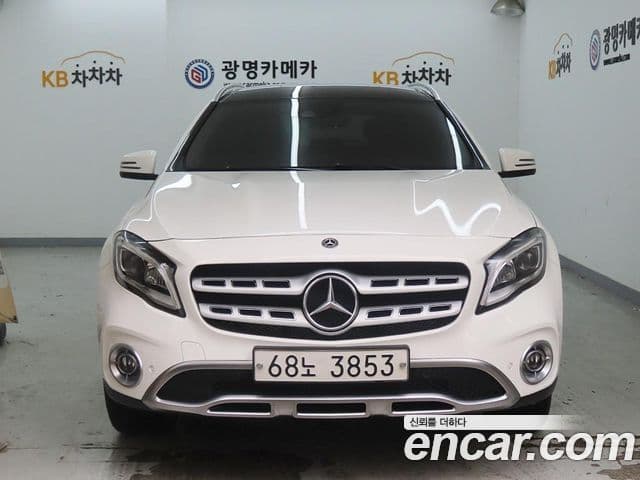 Mercedes-Benz GLA-Class X156