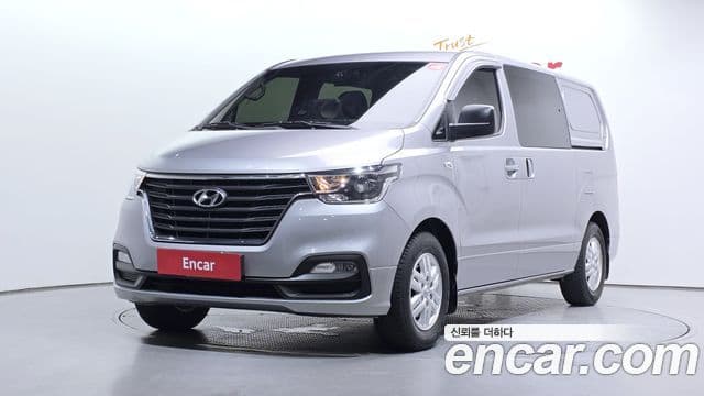 Hyundai The New Grand Starex