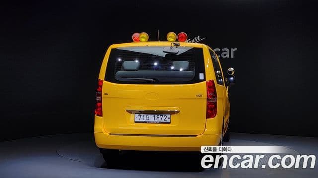 Hyundai The New Grand Starex 4