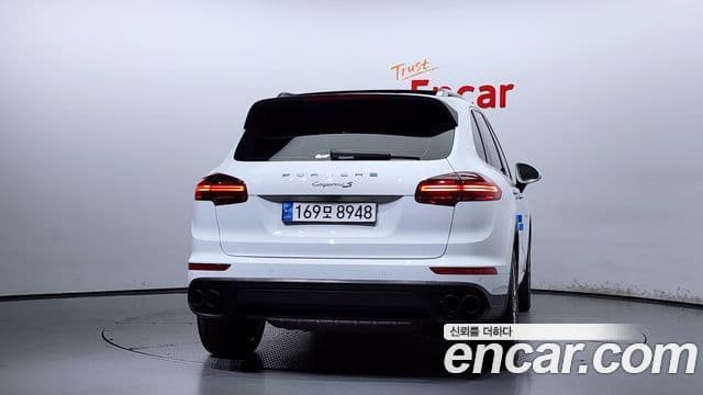 Porsche New Cayenne 4