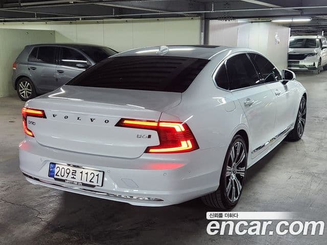 Volvo S90 4